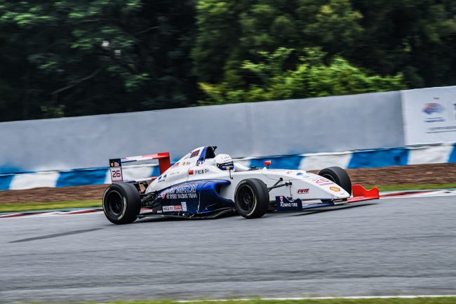 F4_TonyYu_race3_1