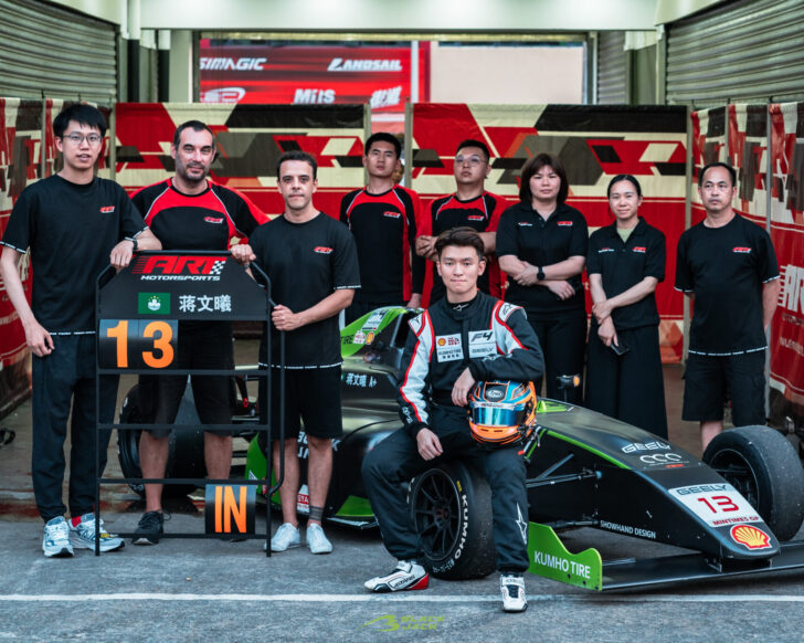 WXT06070-opq439804047