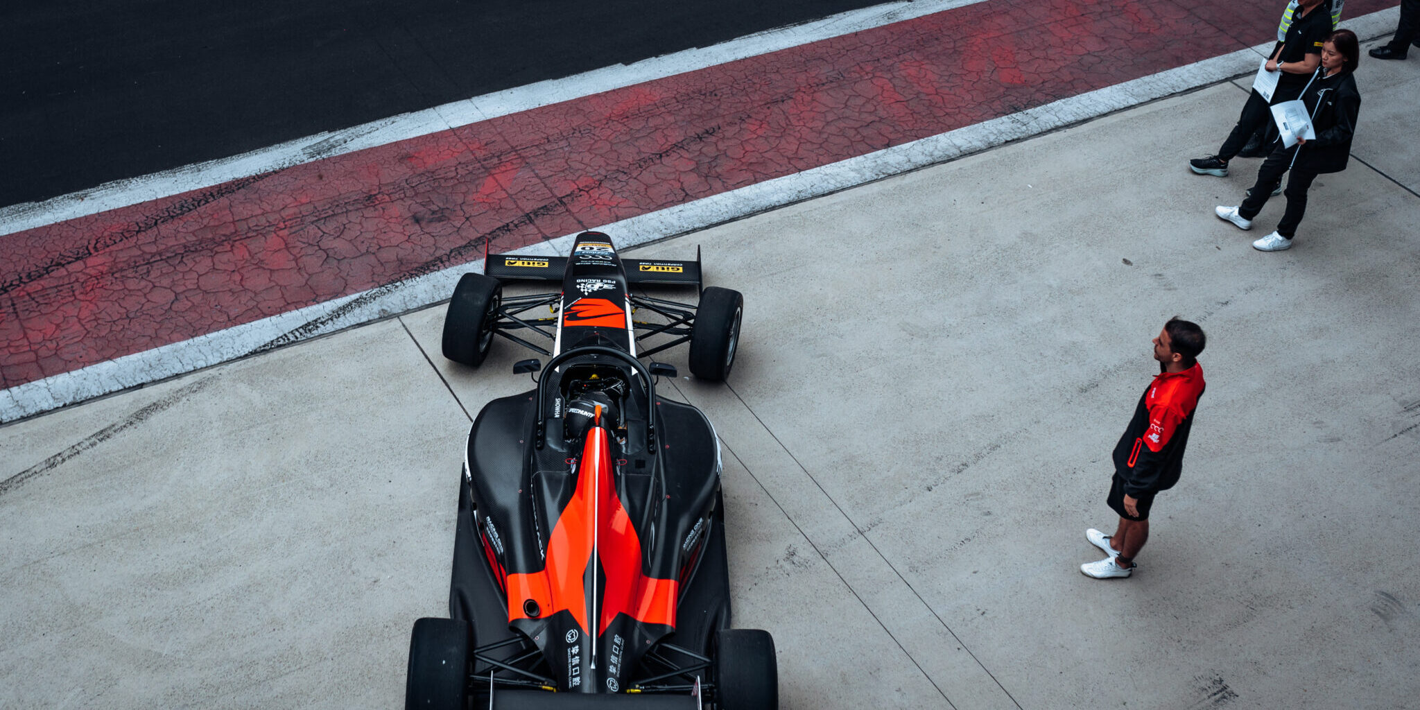 WXT08980-opq431404247