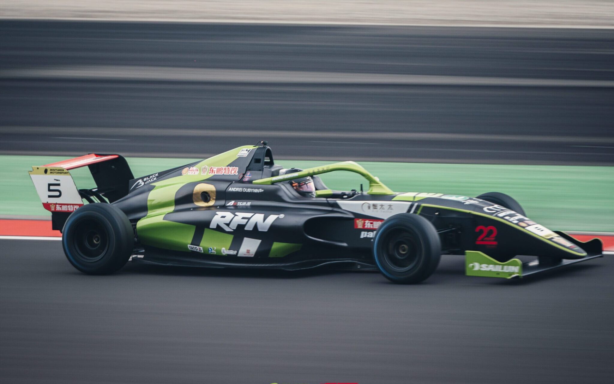 WXT00441-opq3647479952