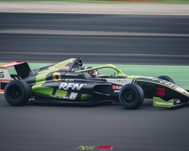 WXT00441-opq3647479952